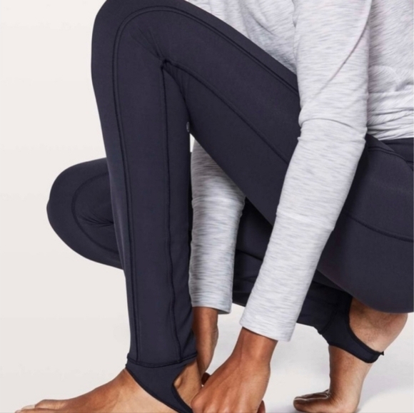 Lululemon Hold On Tight Solid 28'' Midnight Navy Stirrup Leggings Sz 2 - Picture 2 of 16